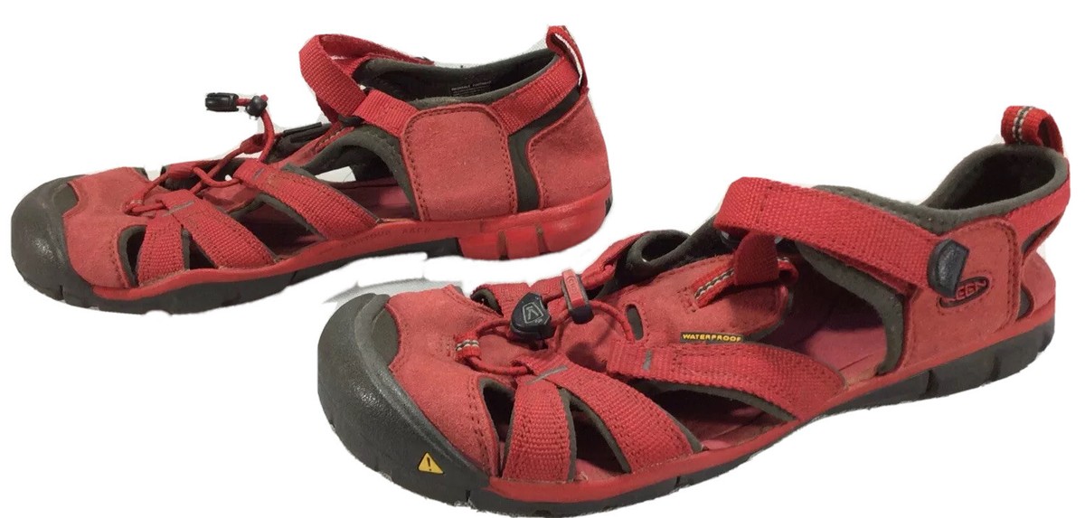 Keen Red Closed Heel Waterproof Sandals Men display picture 1