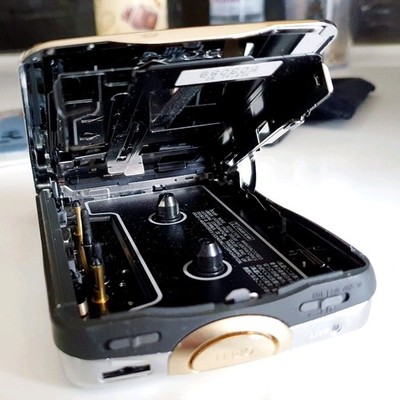 New SONY WALKMAN WM-EX1HG 15th ANNIVERSARY LIMITED EDITION CHROME