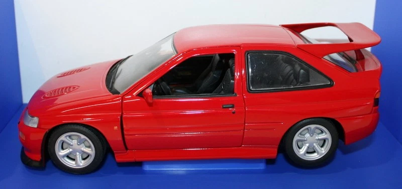 UT Models 1/18 Scale - 180 082102 Ford Escort Cosworth - Red - Image 2 of 4