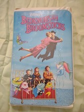 Bedknobs and Broomsticks VHS Clamshell the Walt Disney Company Angela Lansbury 