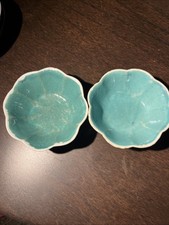 Set of 2 Chinese Famille Rose/Turquoise Porcelain Scalloped Edge Bowls