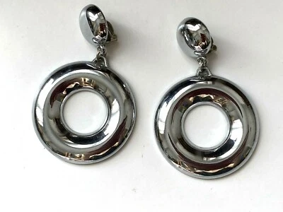 Grand Boucle d'oreille CLIPS Plastique Argenté ANNEAU Pendant NEUF 6,5cm - Photo 1/4