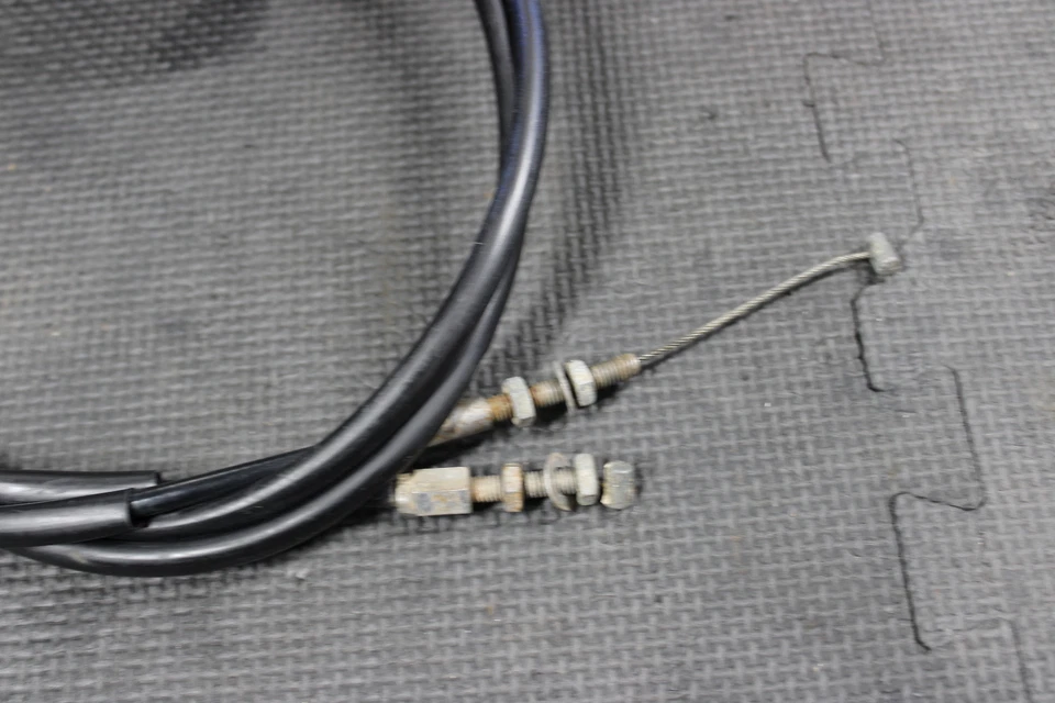 Yamaha YZ426F YZ400F 2000 OEM EMPUÑADURA DE ACELERADOR DERECHA 5BE-26281-01-00 Foto 3 de 4