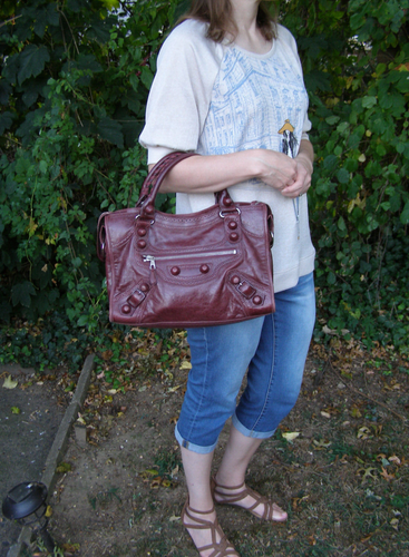 Balenciaga City distressed leather shoulder bag DARK RED/MAROON/CRANBERRY color - Picture 3 of 20