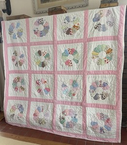 Vintage 1940s Dresden Plate Patchwork Quilt Blanket Feedsack Novelty Print