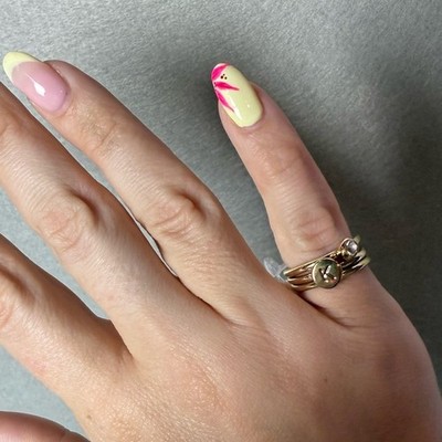 Bansri K Initialen 3 Ring Stapel goldfarben Edelstein Damengröße 6