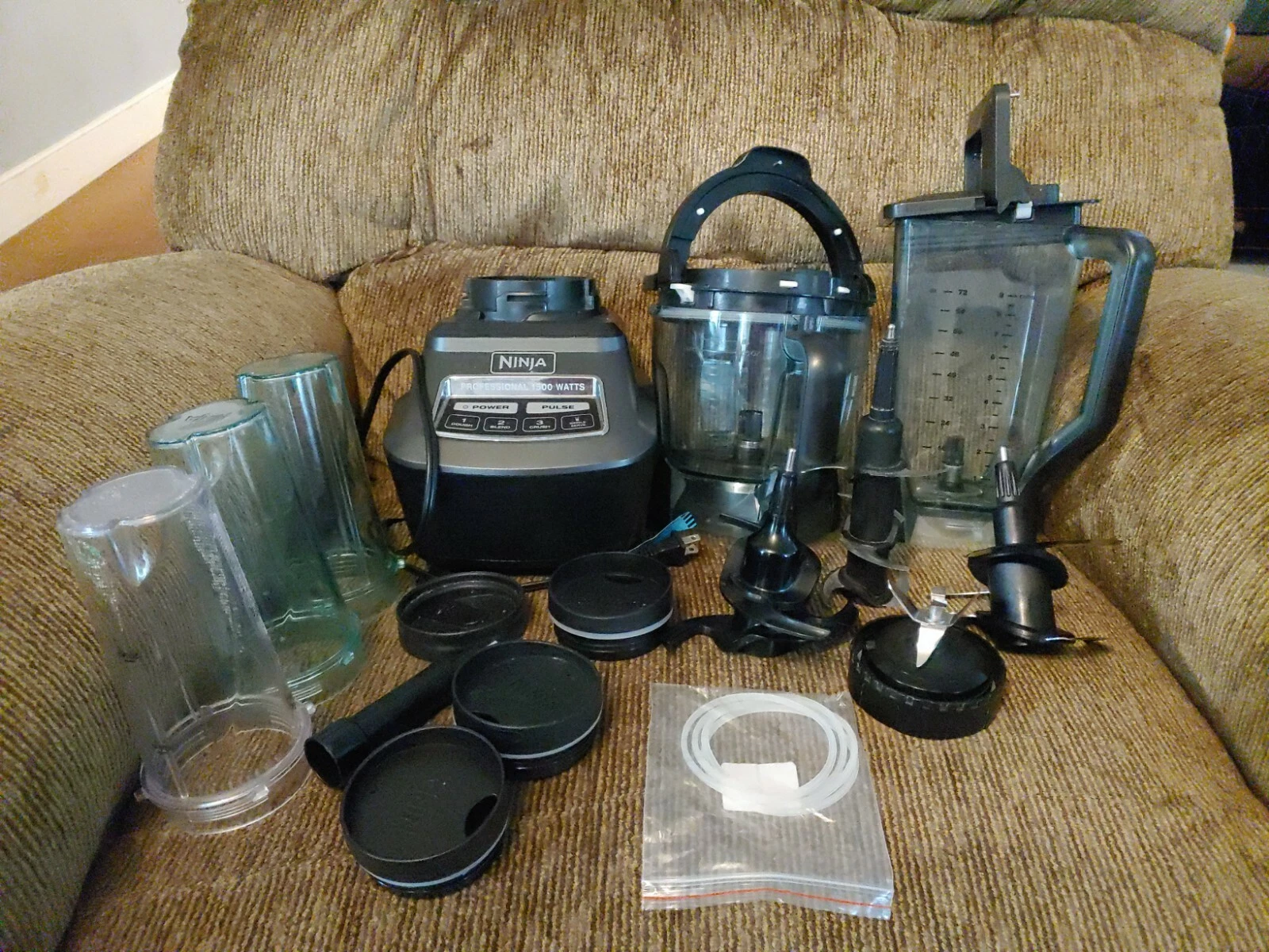 Ninja Professional 1500 Kitchen System*Blender BL770 72,64,16 oz*3 Blades Lids
