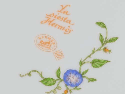 HERMES LA SIESTA PORCELAIN DINNER PLATE ~ 10 7/8 inch Dia (NO BOX) - Picture 12 of 23