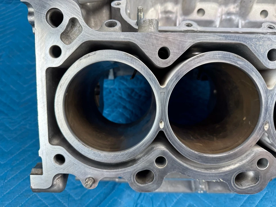 Bloque de cilindros del motor Lexus LS460 GX460 GS460 4,6 L 59 k 2010-2023 OEM Foto 4 de 4