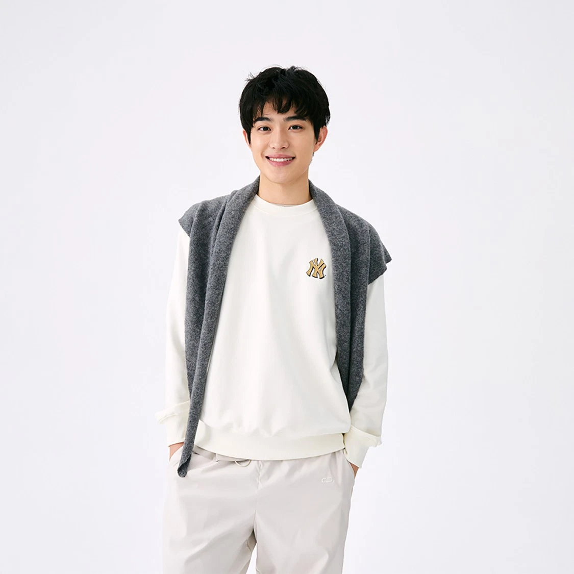 Printed Pattern Solid Color Loose Fit Crewneck Warm Sweatshirt Unisex Cream