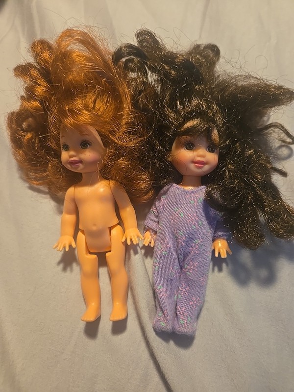 TWO VINTAGE 1994 MATTEL KELLY BARBIE LITTLE SISTER  DOLL Estate $Lainy 