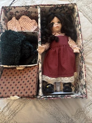 World Gallery Wendy by Linda Steele #0430 Porcelain Doll Word Robe In Box Signed