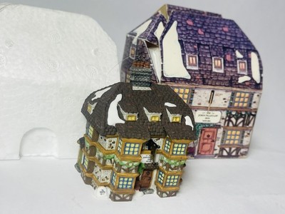 Dept 56 Heritage Dickens Village Retired Sir John Falstaff Inn ornament With Box
