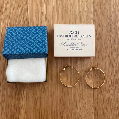 Boucle d'oreille cerceau AVON ton or bijou mode vintage cadeau mzmr A en bon ... - Photo 1/4