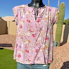 Woman’s Purple Floral Sleeveless Blouse Size Small