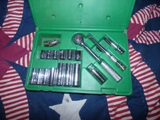 Vintage 18 Piece S-K Tools 3/8" Drive SAE Socket Set in Tool Box MADE IN USA !!