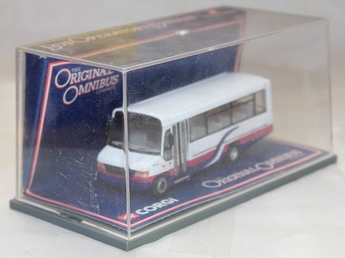 CORGI OOC - CODE 3 - MERCEDES-BENZ VARIO / PLAXTON BEAVER 2 - FIRST BUS GROUP - Picture 9 of 10