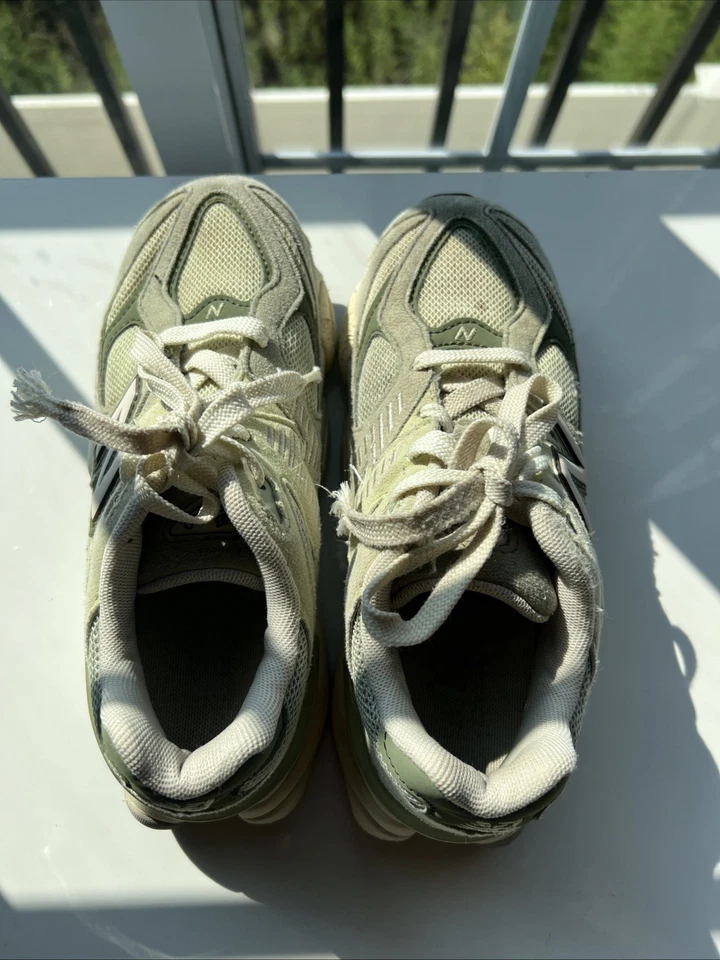 New Balance 9060 Kids Sneakers Size 3 Green/Grey - Image 4 of 4