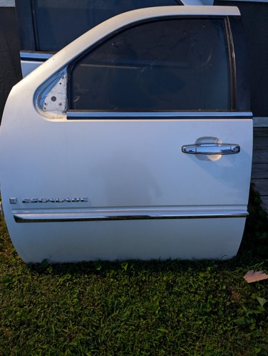 Used Front Left Door Assembly Front fits: 2008 Cadillac Escalade Front Left Grad