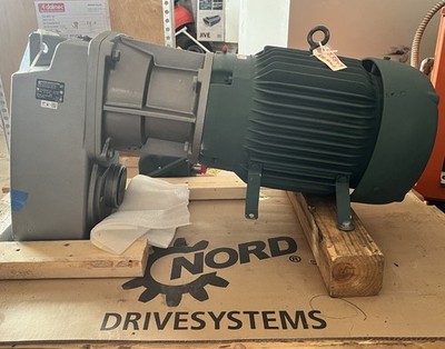 New Baldor Reliance 10HP Motor 460V 1765RPM 215TC 841XL w/ NORD Gear Reducer