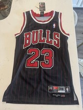 Ultimate Chicago Bulls Collector and Super Fan Gift Guide  49