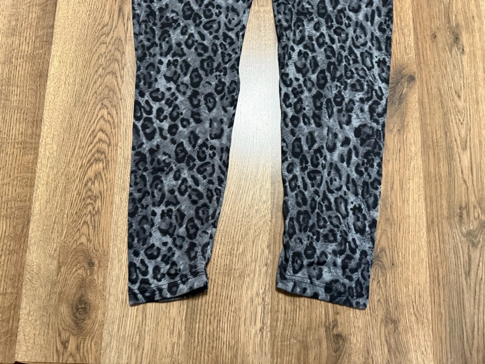 Bobbie Brooks 裤子女式大号打底裤黑色灰色猎豹印花 36 英寸长 — 第 3/4 张图片