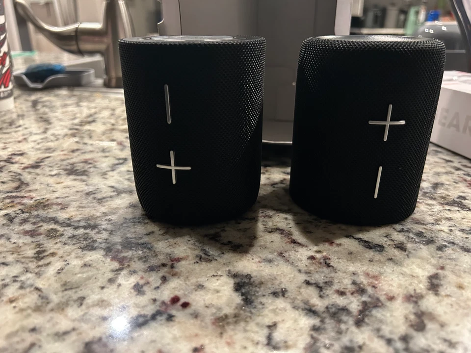 Altavoz inalámbrico Ultimate Ears Megaboom 3 - negro noche Foto 3 de 4