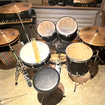 TAMA Schlagzeugset (5-teilig) mit Meinl MCS Becken