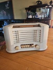 Vintage Truetone D-2616 Ivory Bakelite Tube AM Radio Parts Only