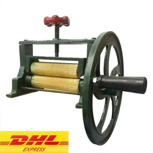 VINTAGE Dry Squid Cast Iron Hand Press Brass Thai kitchen tool 5"