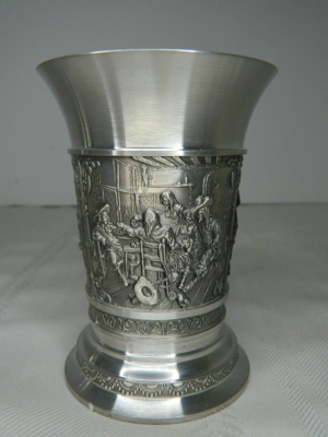 Zinn Etain 97% Tin/Pewter Footed Cup 3 Musketeers Ornate Raised