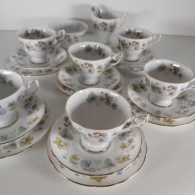 Paragon Teeservice ''Meadow Sweet'' Muster für sechs Personen