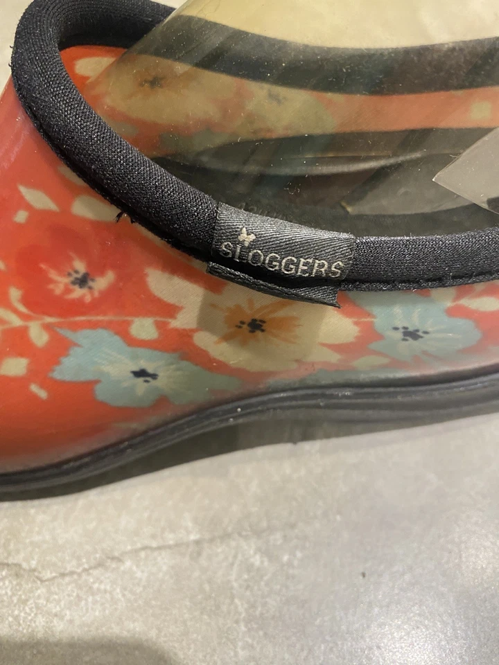 WO's SLOGGERS Women's Sz 8 rain garden mud slip on waterproof shoes red floral  - Image 4 of 4