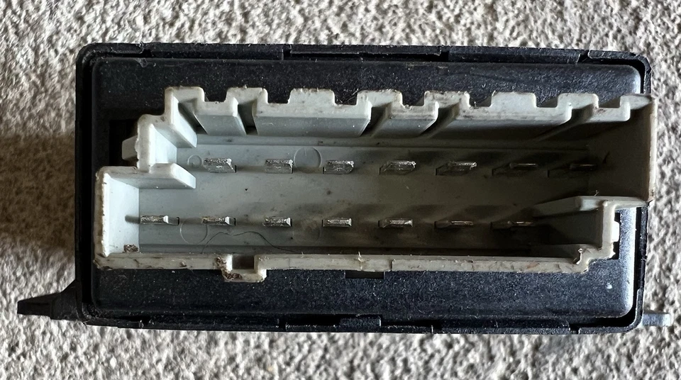 91-95 VOLVO 740 780 940 MÓDULO DE CONTROL DE CRUCERO 9130207 control informático ECU. Foto 2 de 3