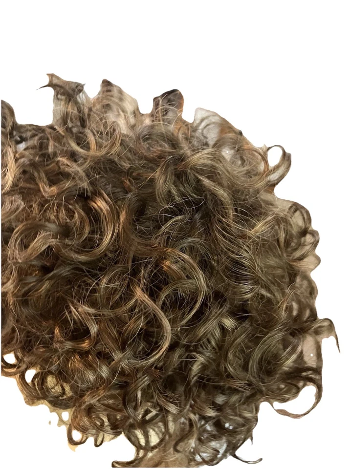 Peluca Paula Young A5454 Marissa Color 8-12A Marrón Corto Curley Estilo en Capas Nueva Foto 2 de 4