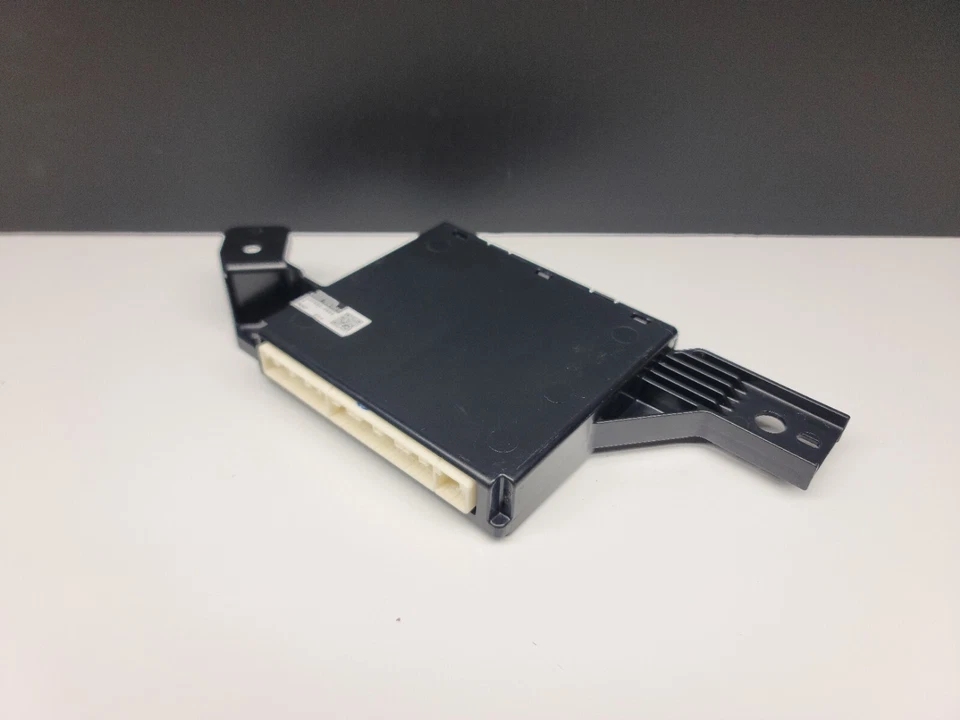 2016 Toyota Highlander Climate Temperature Amplifier Control Module 88650-0E341 - Image 2 of 4