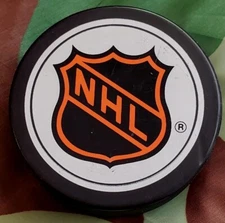 NATIONAL HOCKEY LEAGUE NHL VINTAGE VICEROY MFG. OFFICIAL PUCK MADE IN 🇨🇦