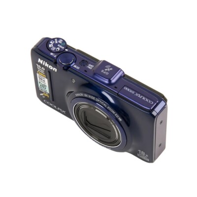 Nikon COOLPIX S9300 16.0MP Digital Camera 18x Optica Zoom 3 in