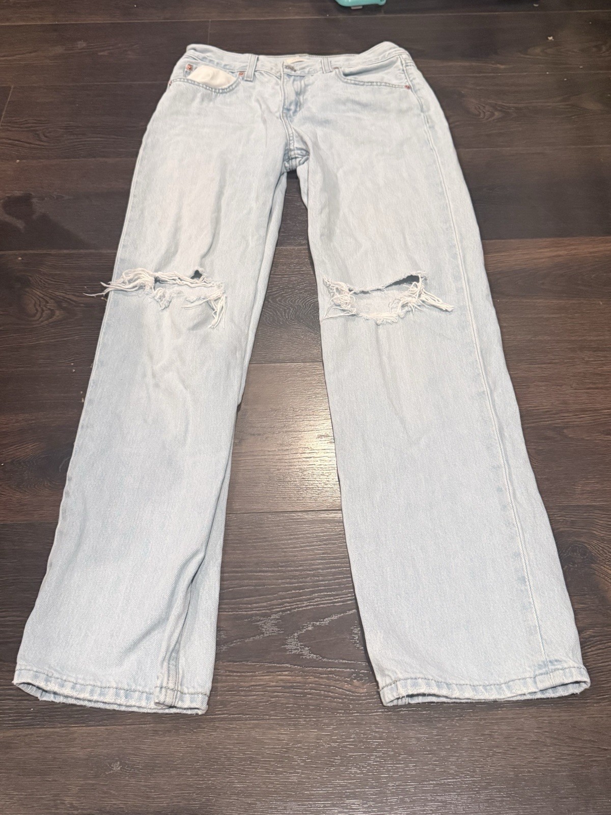 Levi Low Pro Straight Jeans Women’s Size 26 Light Wash Distressed Wide Leg Denim