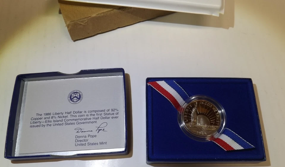 1986 Half Dollar Statue Liberty Coin Nation of Immigrants w/ Box Copper Nickel - Image 2 of 4