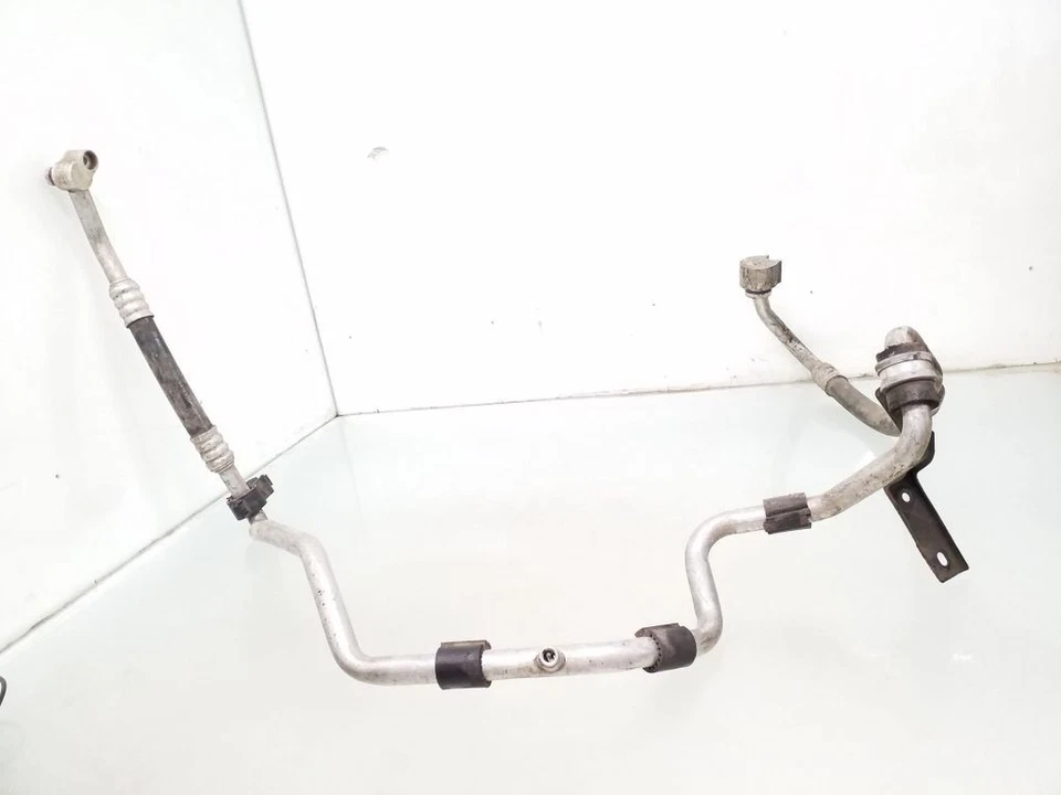 Manguera de tubo de aire acondicionado Volkswagen Golf VI 2011 1K0820743BQ gasolina 90kW Foto 2 de 4