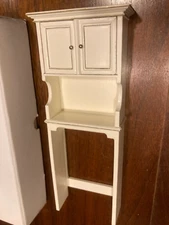 VTG CONCORD DOLLHOUSE BEAUTIFUL WHITE BATH SHELVES/CABINET w DOORS #6403, NIB!