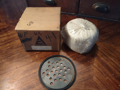 New Allis-Chalmers 40599797 Coolant Filter Sealed Same as WA 940/1
