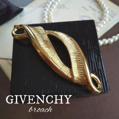Givenchy Leaf Motif Brooch Gold Pendant Women Luxury Designer Limited Edition Ra
