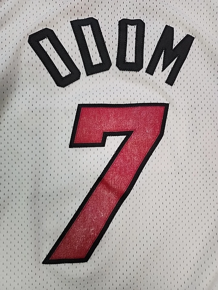 Vintage Nike Miami Heat Lamar Odom #7 Jersey Size Large - Image 4 of 4