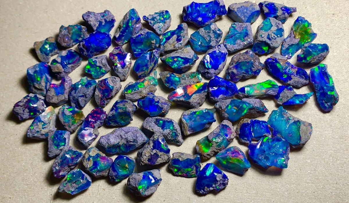 Opale Brute Cristal Violette Lightning Ridge – 3,1 Carats, Australie