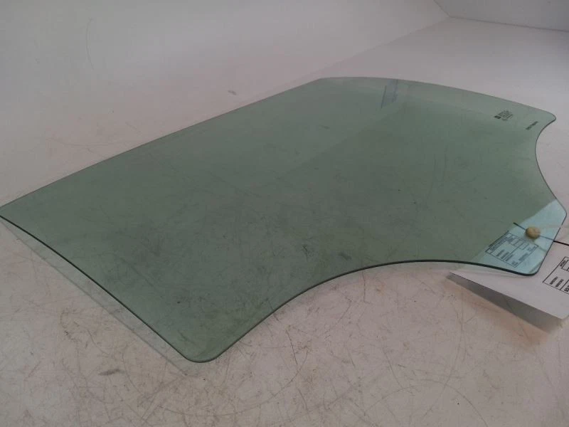  Chevrolet Malibu 2007 puerta trasera derecha cristal 4333 Foto 2 de 4