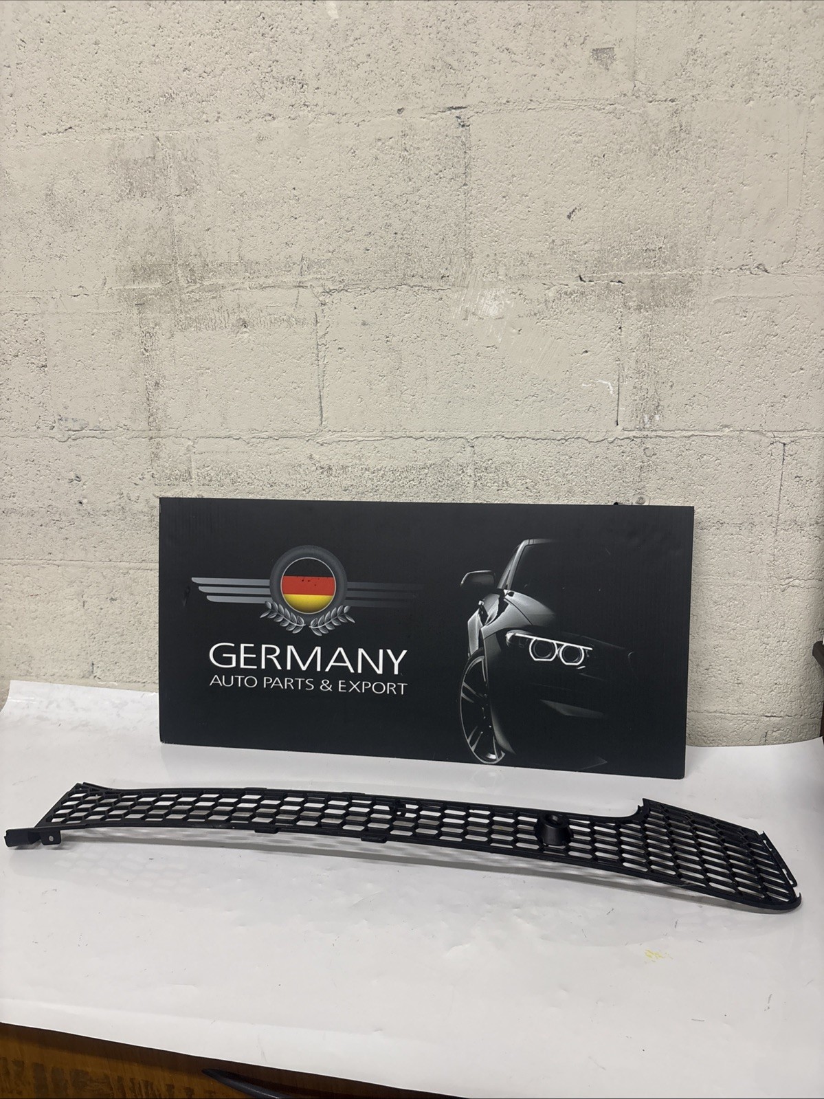 Aston Martin DBX 2020-2024 Front Left Lower Bumper grille P/N NY838164AC
