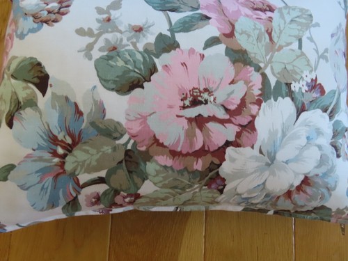 Sanderson Vintage ‘Panola' Fabulous Florals 20 x 14” Exact One Cushion Cover - Picture 11 of 13