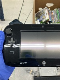 WII U CONSOLE W/ CORD & CONT. (C26027081)